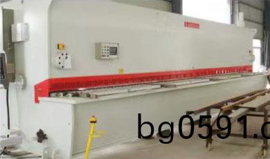 大(da)型剪(jian)闆機(jī)(ji)